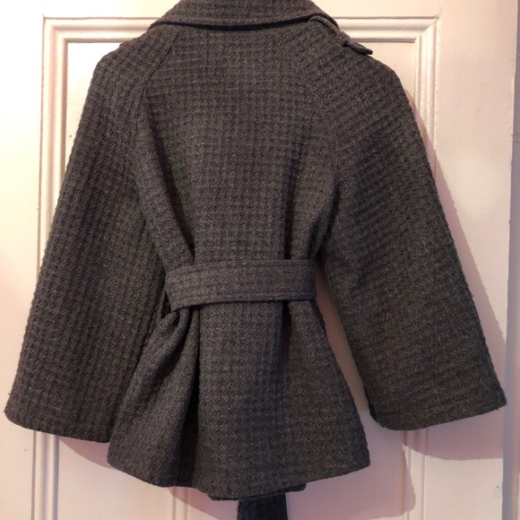 Only heather gray pea coat with 3/4 length wide sleeves. Great condition! - Picture 4 of 5